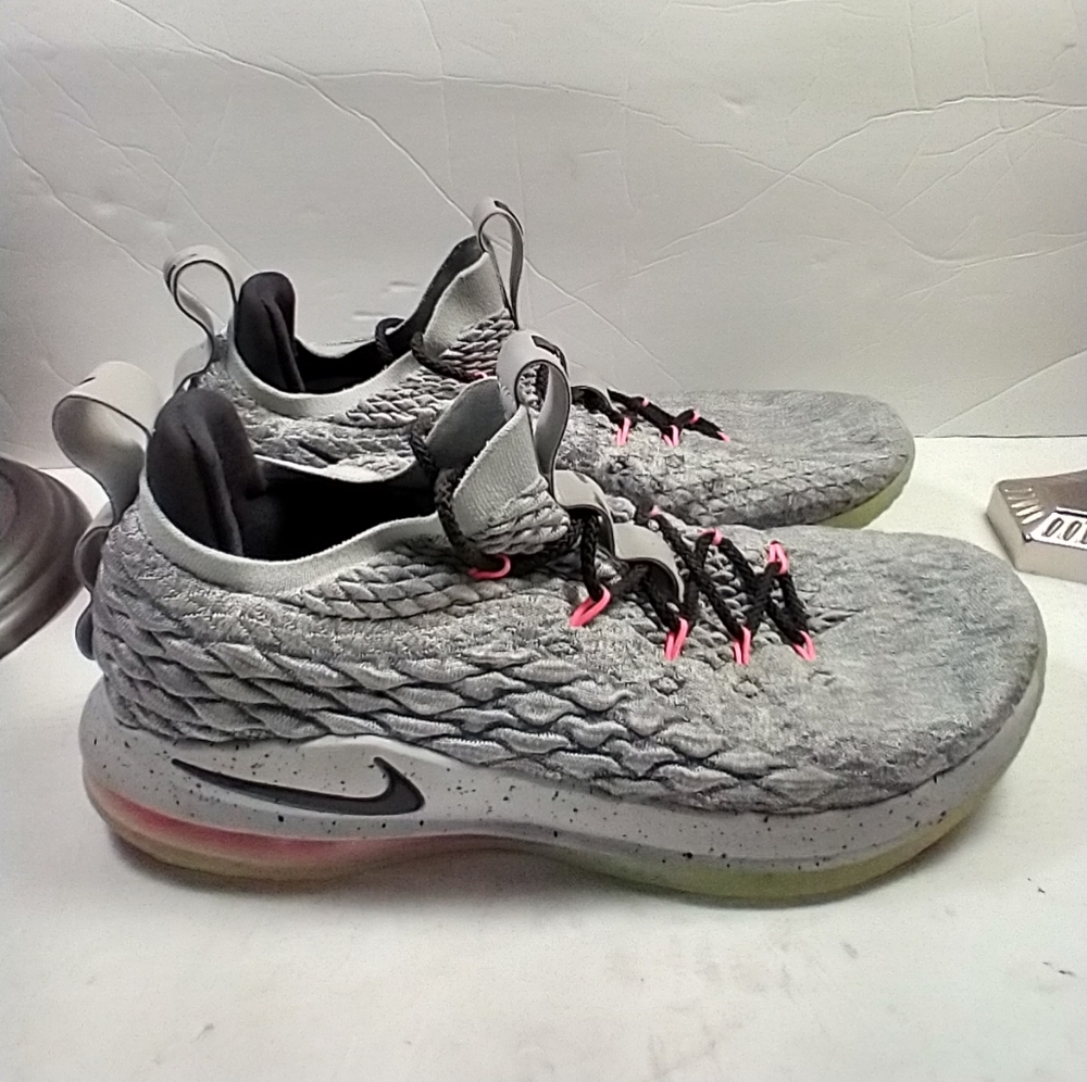 Nike Lebron XV 15 Low “Melon” Basketball Shoes Men's sz 15 (AO1755-005)